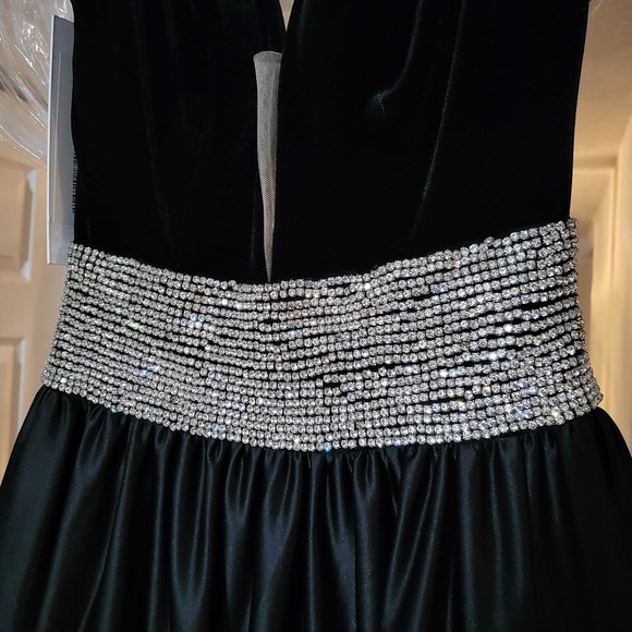 Jovani Satin Velvet Satin Gown Size 00 - Picture 6 of 10